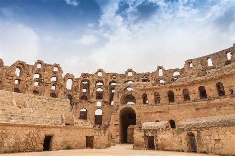 amphitheatre synonym|Amphitheater Synonyms: 10 Synonyms and Antonyms for .